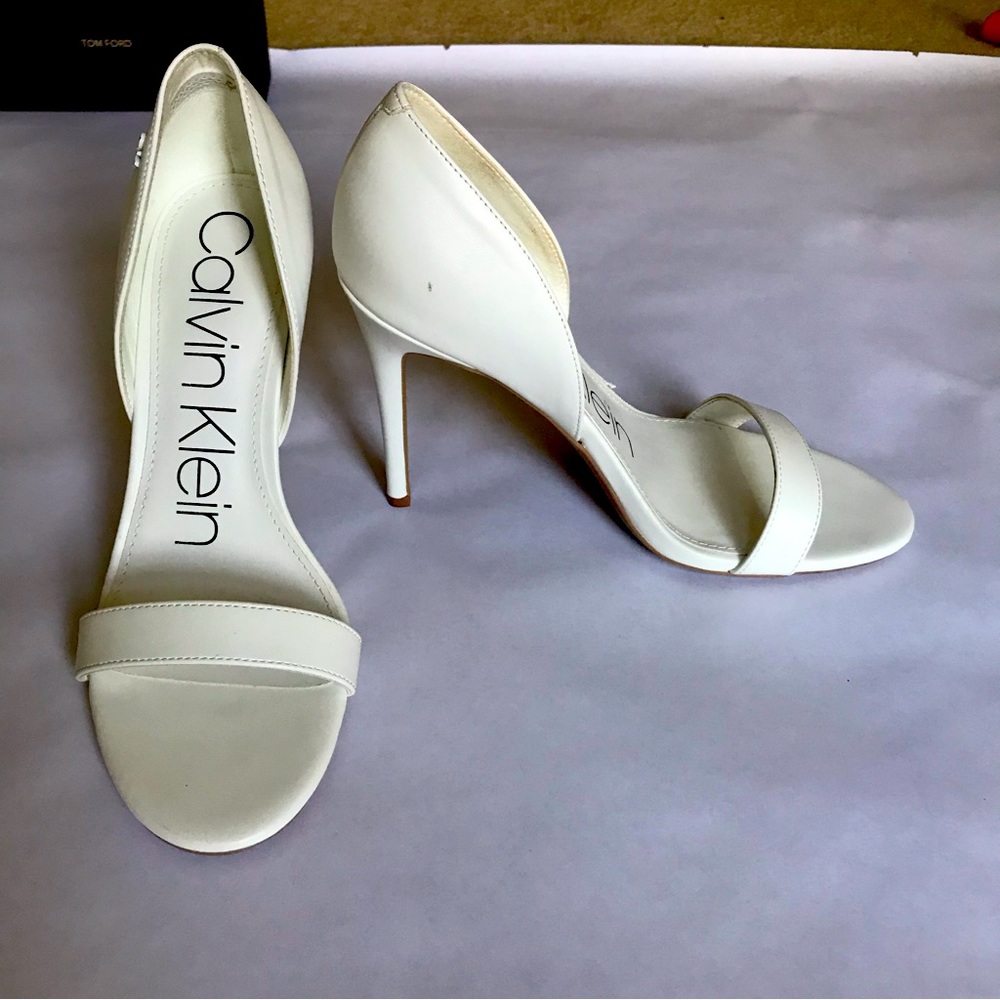 Beautiful Chic White Calvin Klein Heels